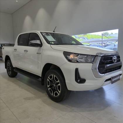 TOYOTA HILUX 2.8 D-4D TURBO DIESEL CD SRV 4X4 AUTOMÁTICO